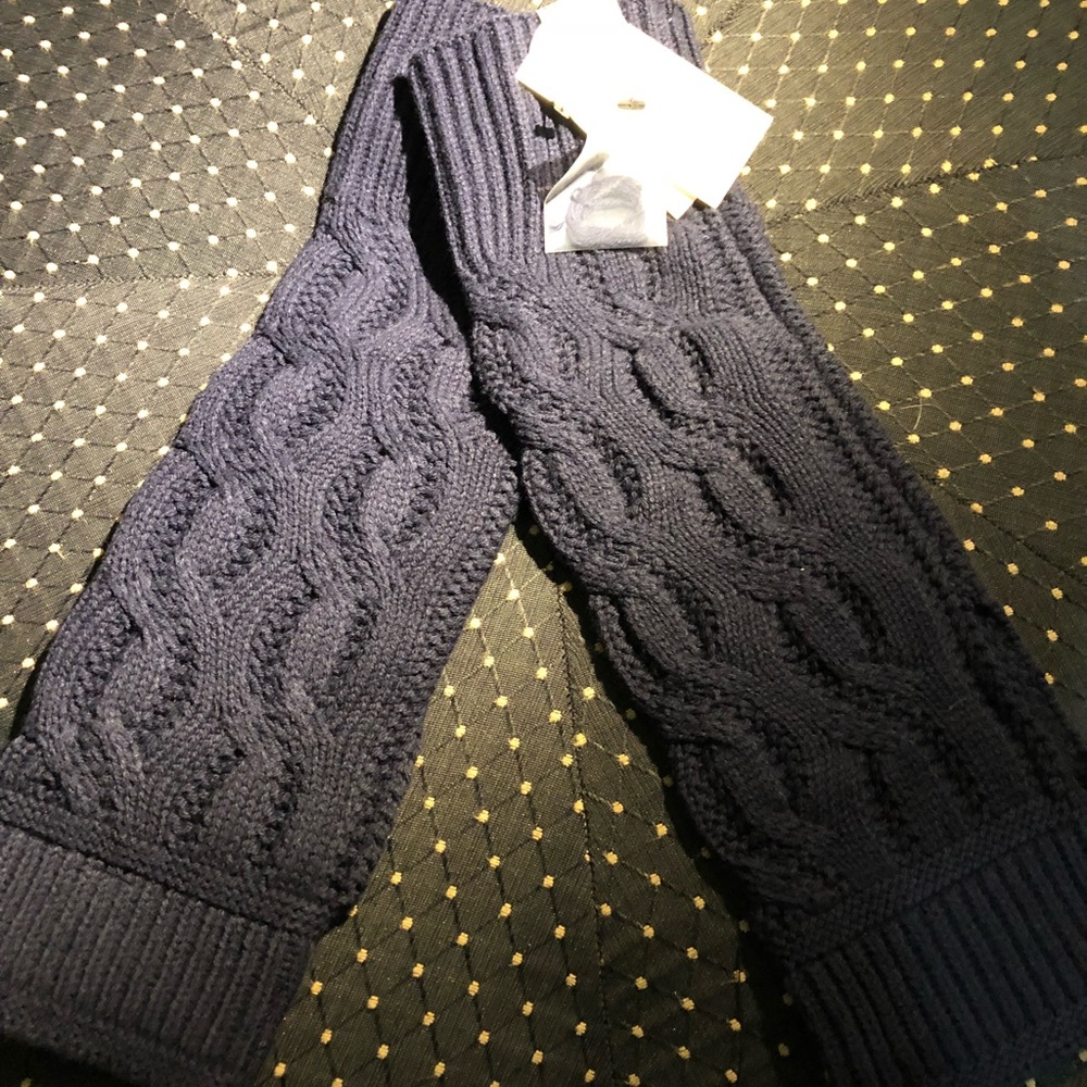 Crown& Ivy Arm and Fingerless Gloves